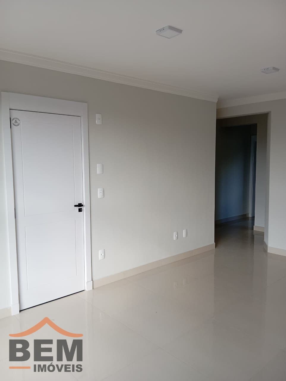 Apartamento à Venda com 2 quartos sendo 1 suíte no bairro Rio Pequeno em Camboriú/SC