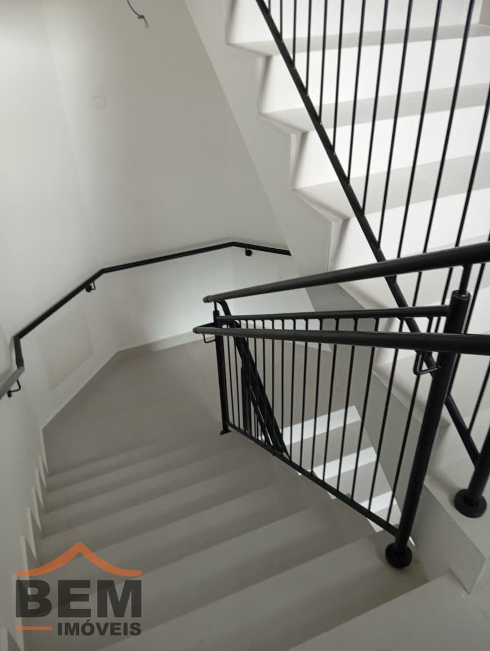 Apartamento à Venda com 2 quartos sendo 1 suíte no bairro Rio Pequeno em Camboriú/SC