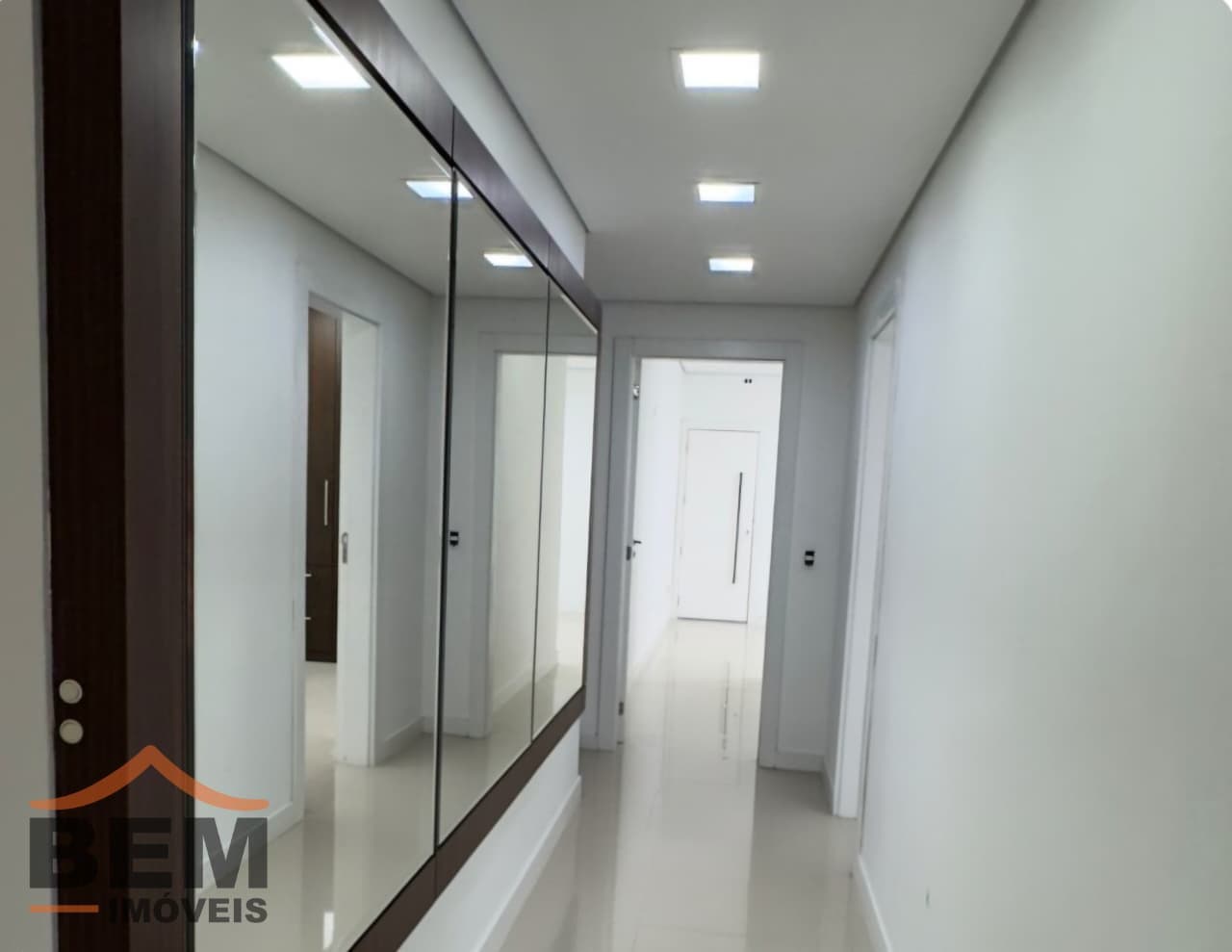 Sala Comercial para Locação no bairro Pioneiros em Balneário Camboriú/SC: 10-SALA COMERCIAL
