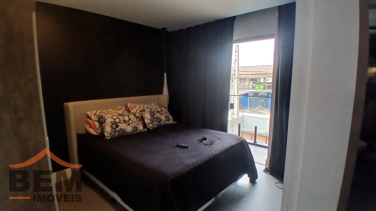 Casa à Venda com 3 quartos, 1 vaga no bairro Cedros em Camboriú/SC