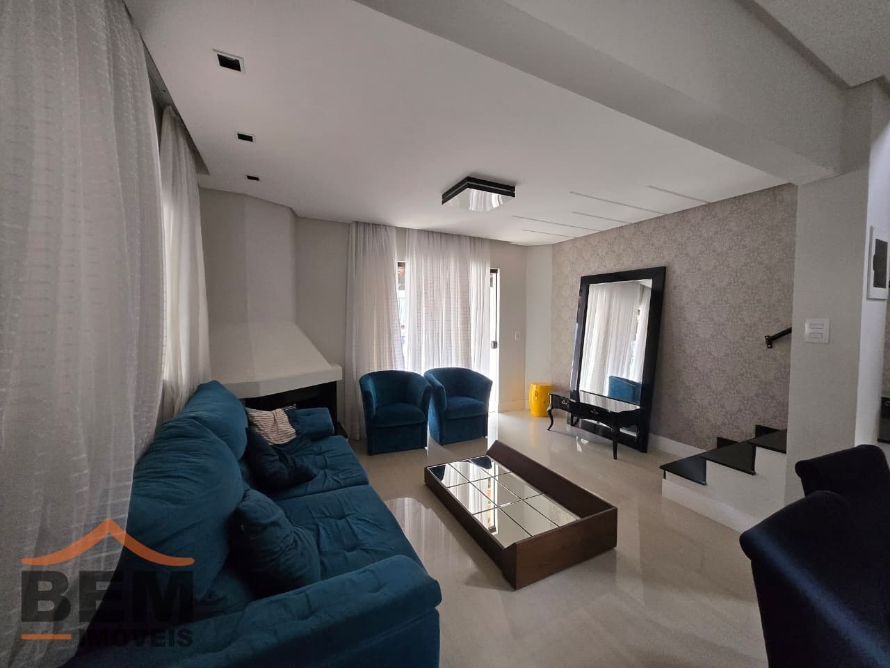 Casa em condomínio para aluguel em Camboriú: 06-SALA DE ESTAR