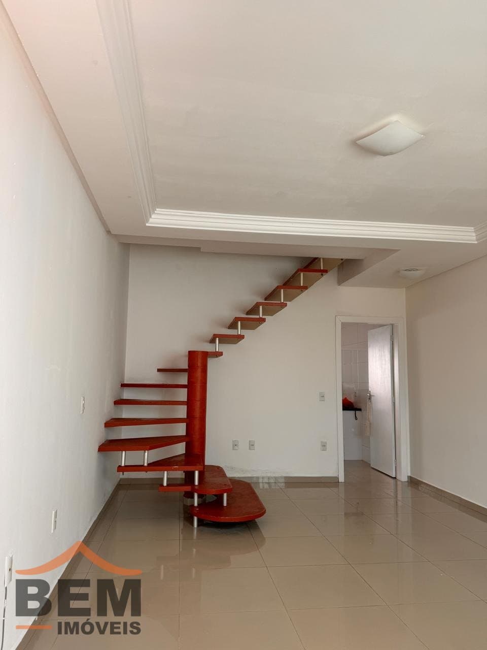 Casa à Venda com 3 quartos sendo 1 suíte, 1 vaga no bairro Santa Regina em Camboriú/SC