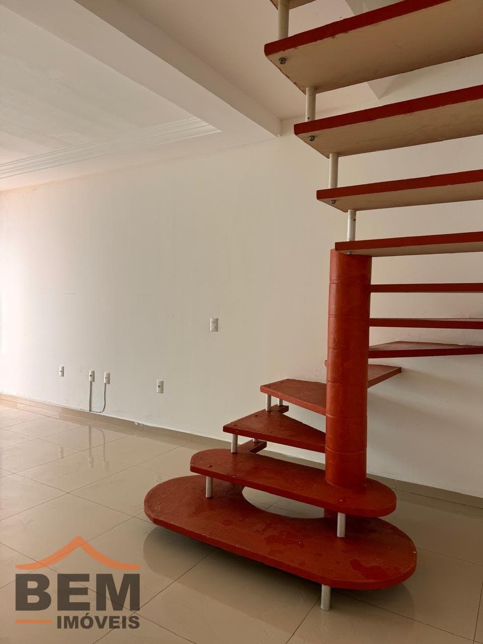 Casa à Venda com 3 quartos sendo 1 suíte, 1 vaga no bairro Santa Regina em Camboriú/SC