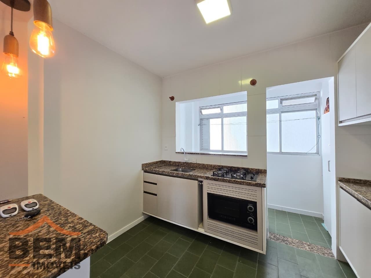 Apartamento para Locação com 2 quartos, 1 vaga no bairro Centro em Balneário Camboriú/SC: 06-COZINHA