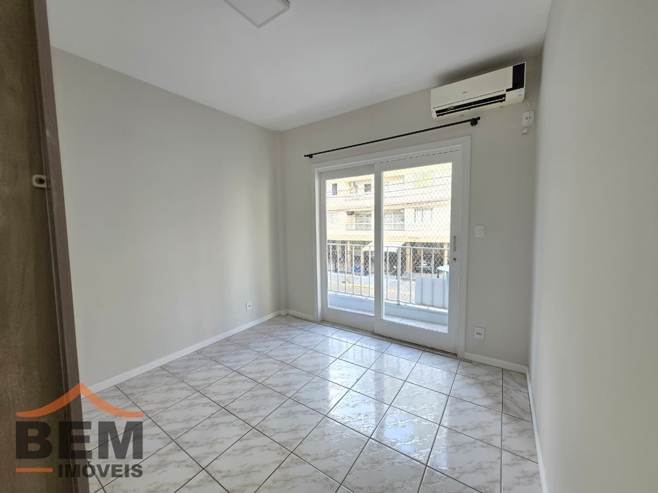 Apartamento para Locação com 2 quartos, 1 vaga no bairro Centro em Balneário Camboriú/SC: 12-DORMITÓRIO