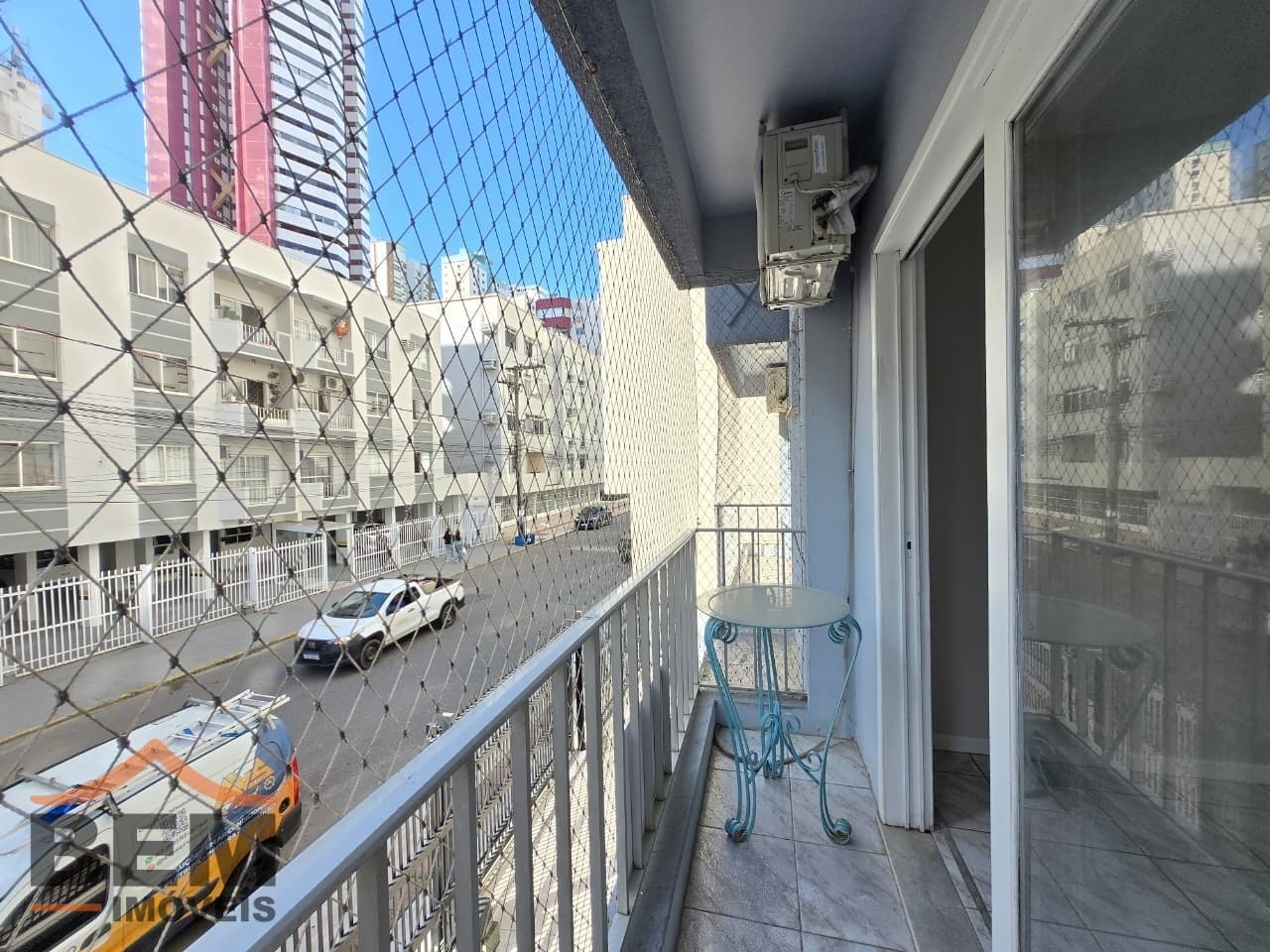 Apartamento para Locação com 2 quartos, 1 vaga no bairro Centro em Balneário Camboriú/SC: 07-SACADA