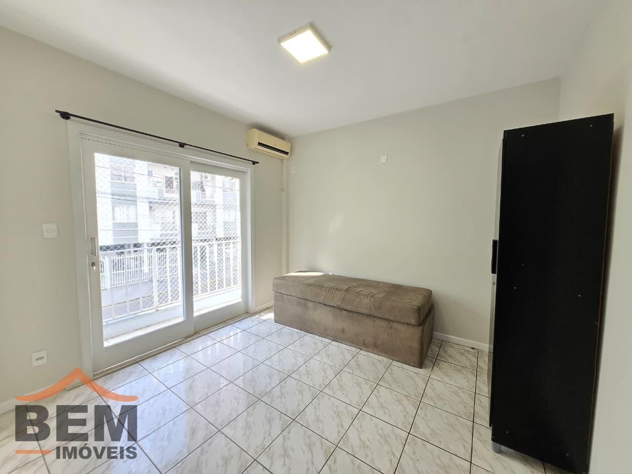 Apartamento para Locação com 2 quartos, 1 vaga no bairro Centro em Balneário Camboriú/SC: 09-DORMITÓRIO