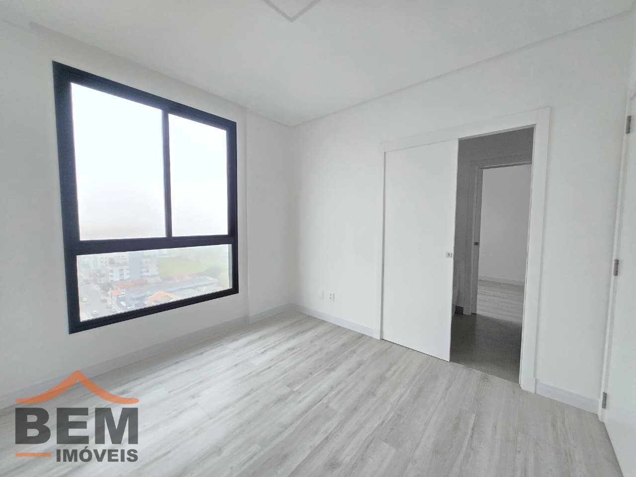 Apartamento para Locação com 3 quartos sendo 1 suíte, 2 vagas no bairro Centro em Camboriú/SC: 13-DEMI-SUÍTE