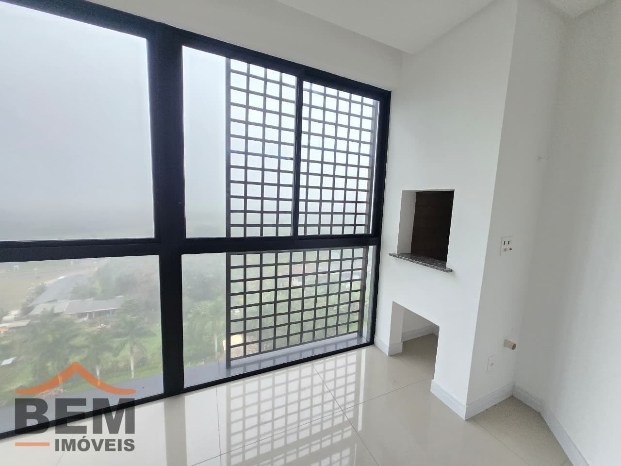 Apartamento para Locação com 3 quartos sendo 1 suíte, 2 vagas no bairro Centro em Camboriú/SC: 08- CHURRASQUEIRA 