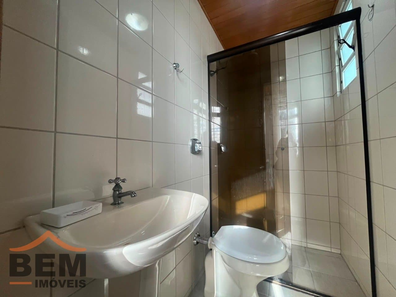 Apartamento para Locação com 3 quartos sendo 1 suíte, 1 vaga no bairro Centro em Itajaí/SC