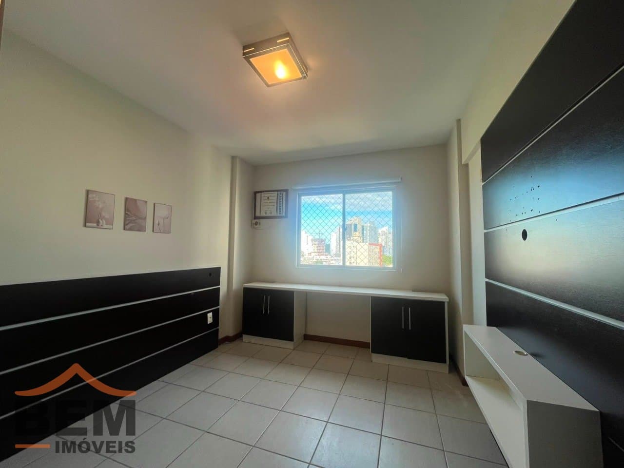 Apartamento para Locação com 3 quartos sendo 1 suíte, 1 vaga no bairro Centro em Itajaí/SC