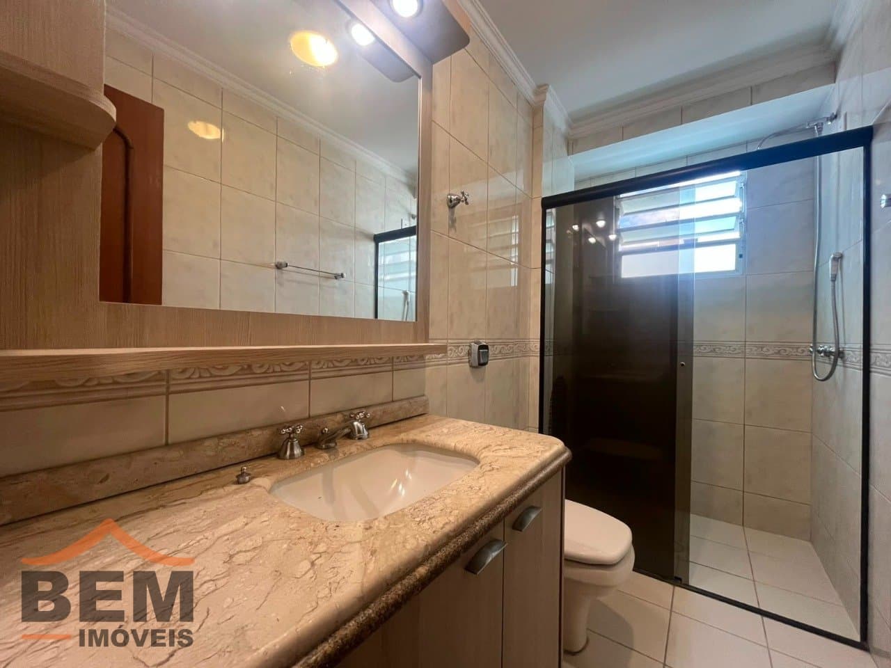 Apartamento para Locação com 3 quartos sendo 1 suíte, 1 vaga no bairro Centro em Itajaí/SC