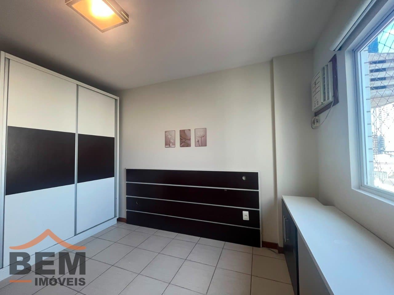 Apartamento para Locação com 3 quartos sendo 1 suíte, 1 vaga no bairro Centro em Itajaí/SC