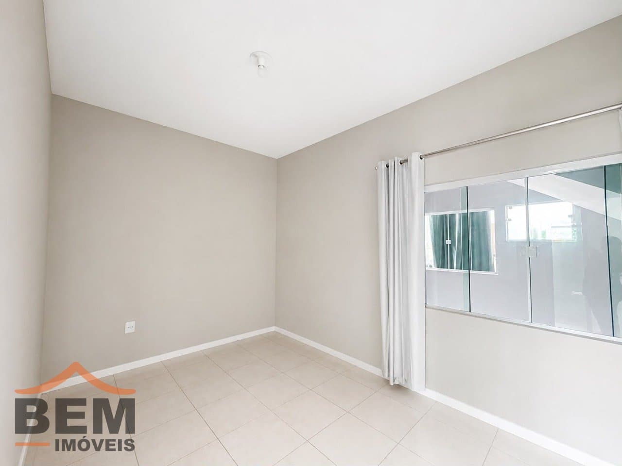 Apartamento para Locação com 2 quartos, 1 vaga no bairro Dom Bosco em Itajaí/SC