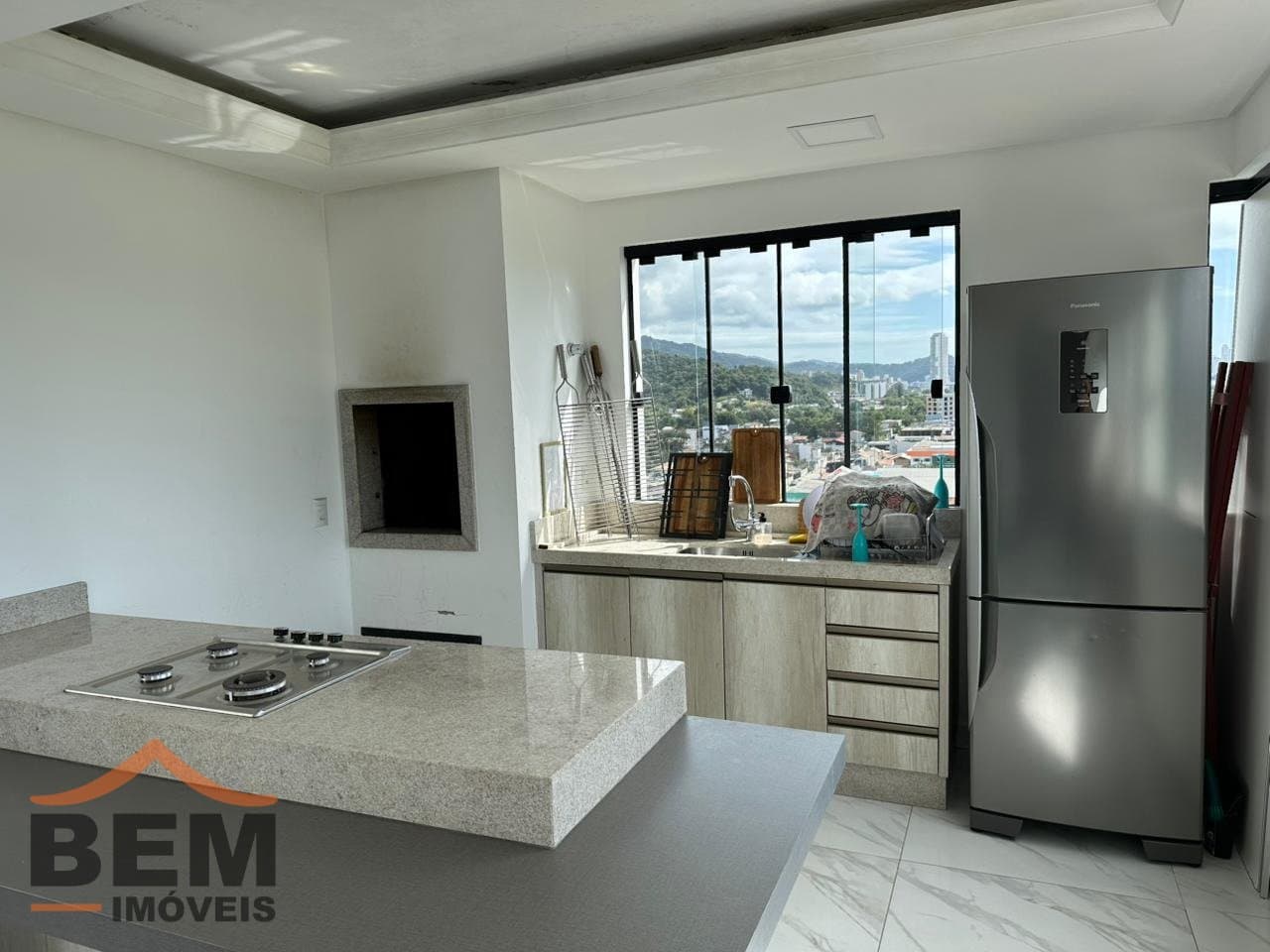 Apartamento à Venda com 3 quartos sendo 1 suíte, 2 vagas no bairro Centro em Camboriú/SC