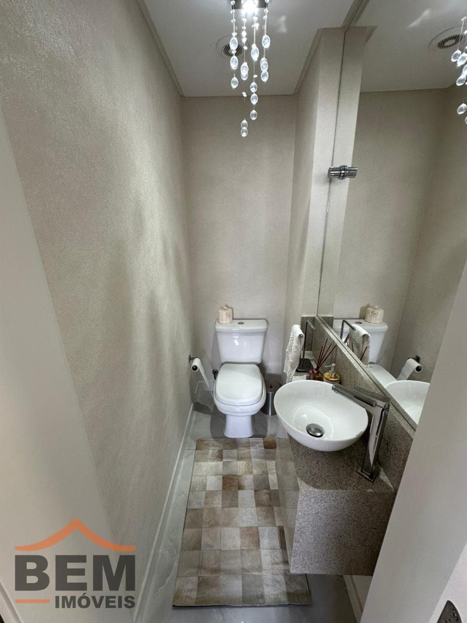 Apartamento à Venda com 3 quartos sendo 1 suíte, 2 vagas no bairro Centro em Camboriú/SC