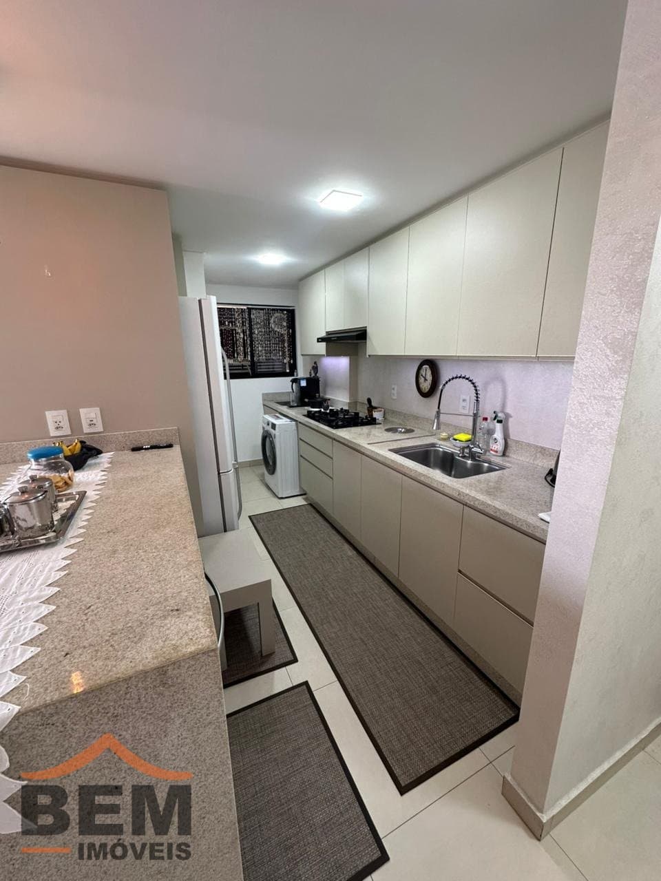 Apartamento à Venda com 3 quartos sendo 1 suíte, 2 vagas no bairro Centro em Camboriú/SC