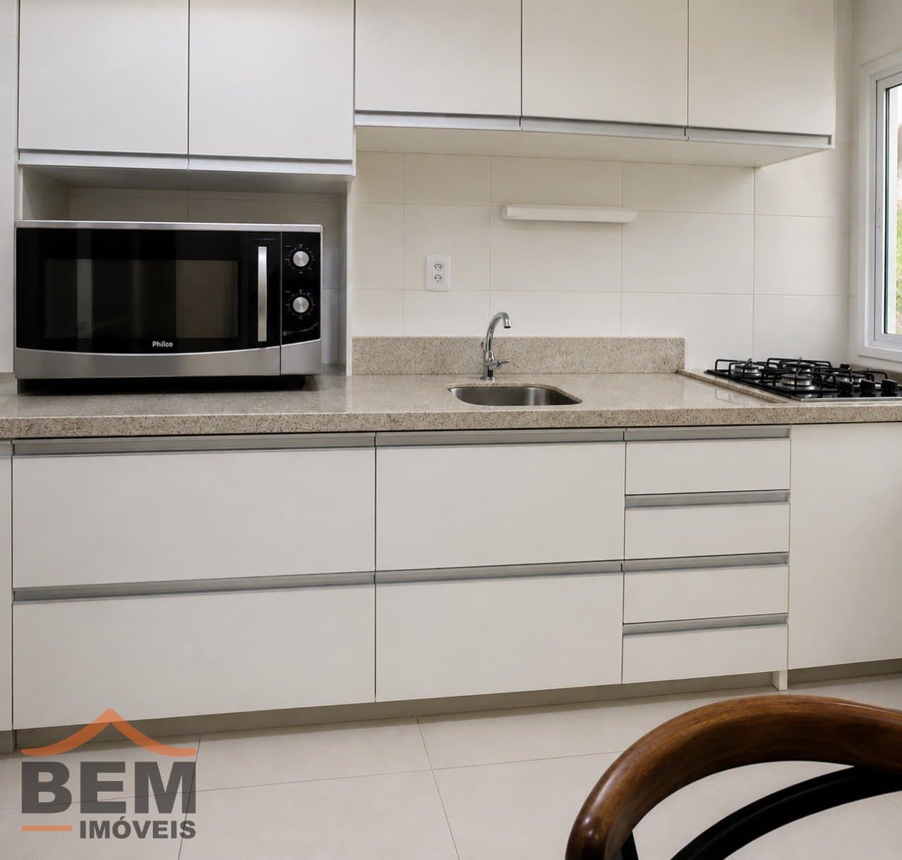Apartamento para Locação com 1 quarto sendo 2 suítes, 1 vaga no bairro Centro em Itajaí/SC: 7 - COZINHA