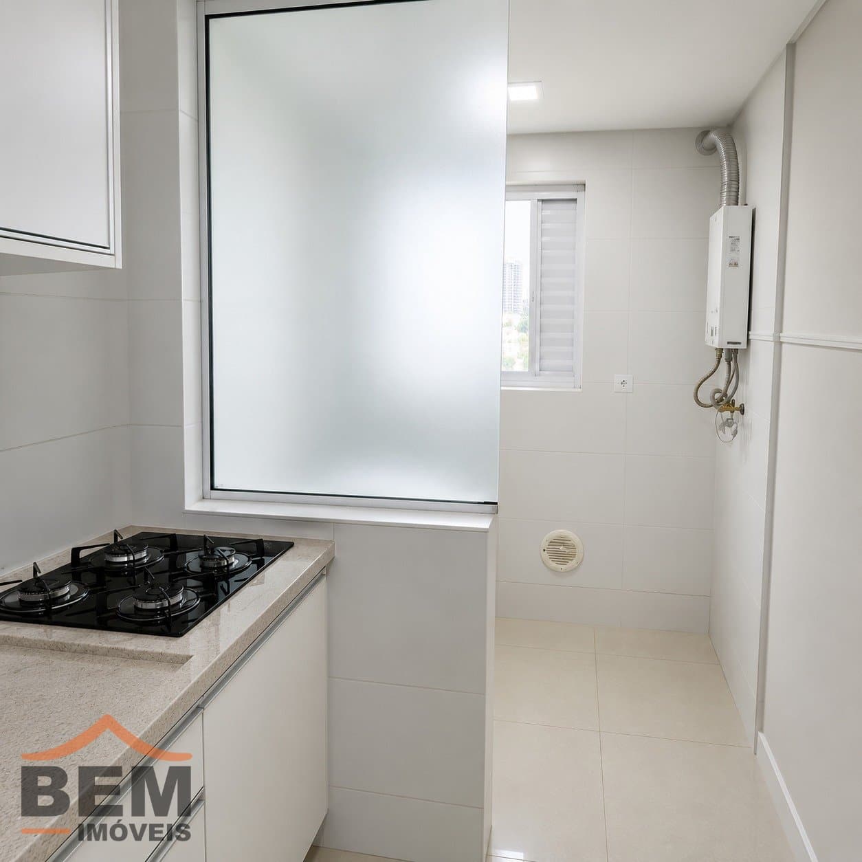 Apartamento para Locação com 1 quarto sendo 2 suítes, 1 vaga no bairro Centro em Itajaí/SC: 9 - AREA DE SERVIÇO