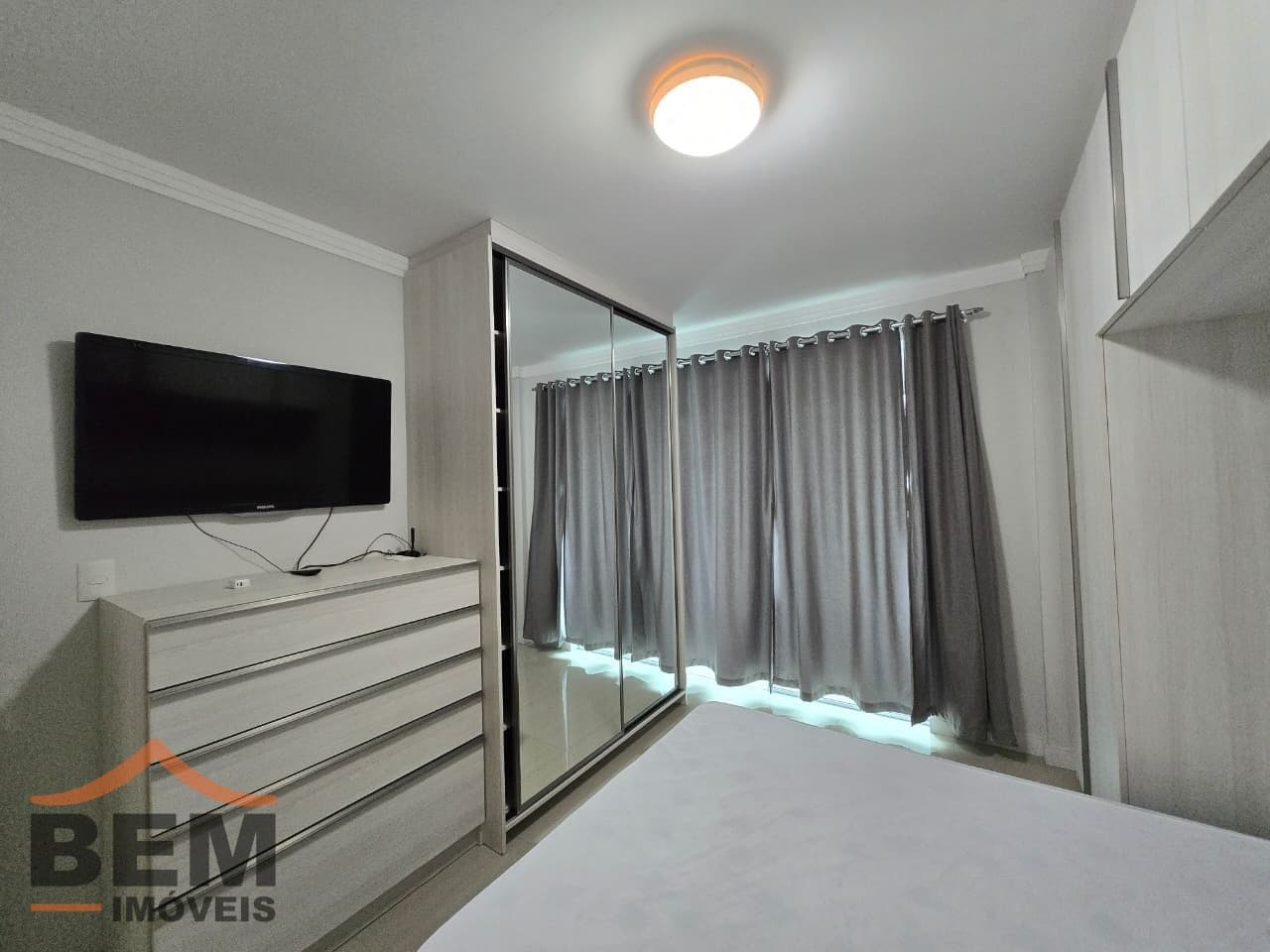 Apartamento para aluguel no Centro de Balneário Camboriú: DORMITÓRIO