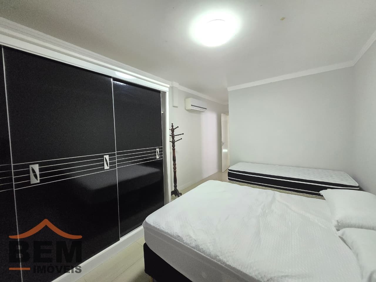 Apartamento para aluguel no Centro de Balneário Camboriú: DORMITÓRIO