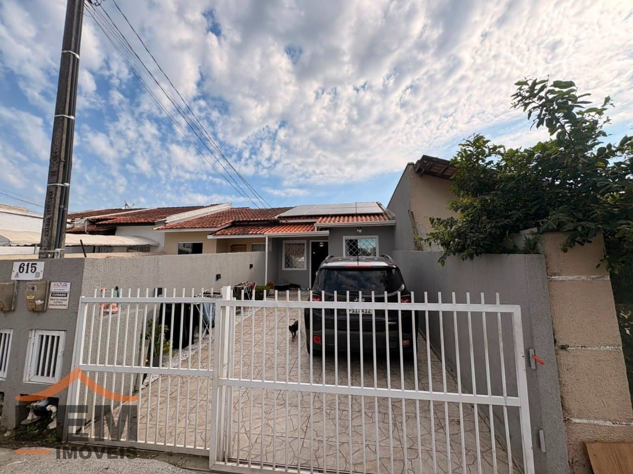 Casa para aluguel em Espinheiros, Itajaí: 2 - FACHADA 