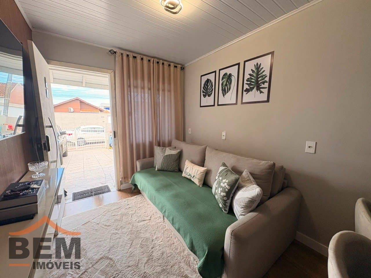 Casa para aluguel em Espinheiros, Itajaí: 4 - SALA DE ESTAR 