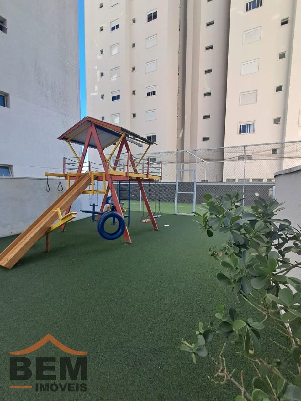 Apartamento à venda com 02 dormitórios sendo 01 suíte no bairro Dom Bosco em Itajaí - SC