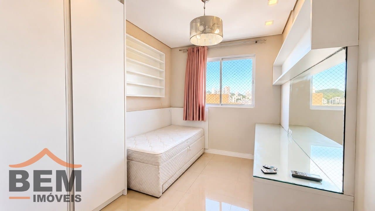 Apartamento à venda com 03 dormitórios sendo 01 suíte, no Centro - Itajaí/SC