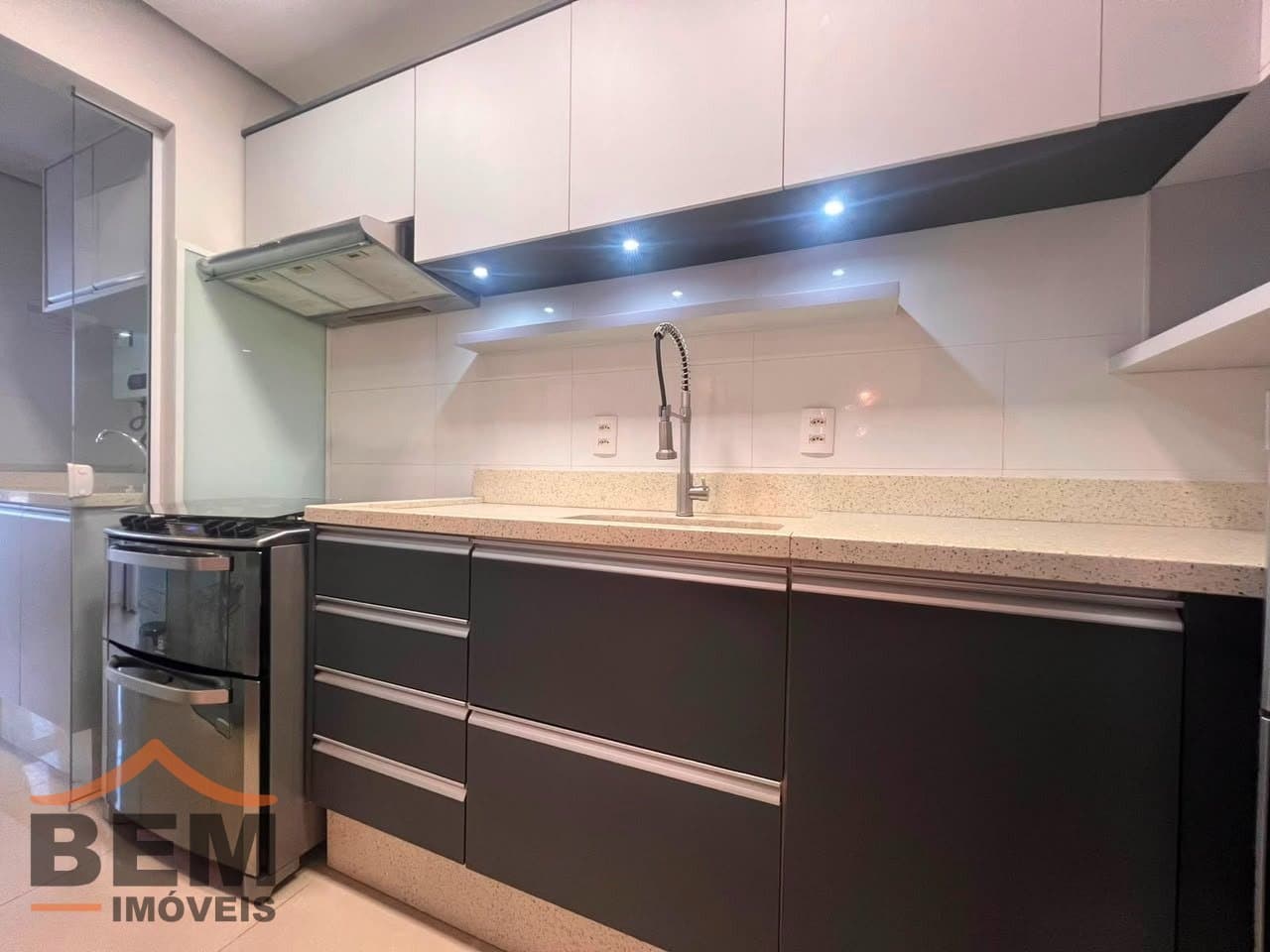 ApApartamento à venda e para locação com 3 quartos e 84 m² no bairro Centro, em Itajaí