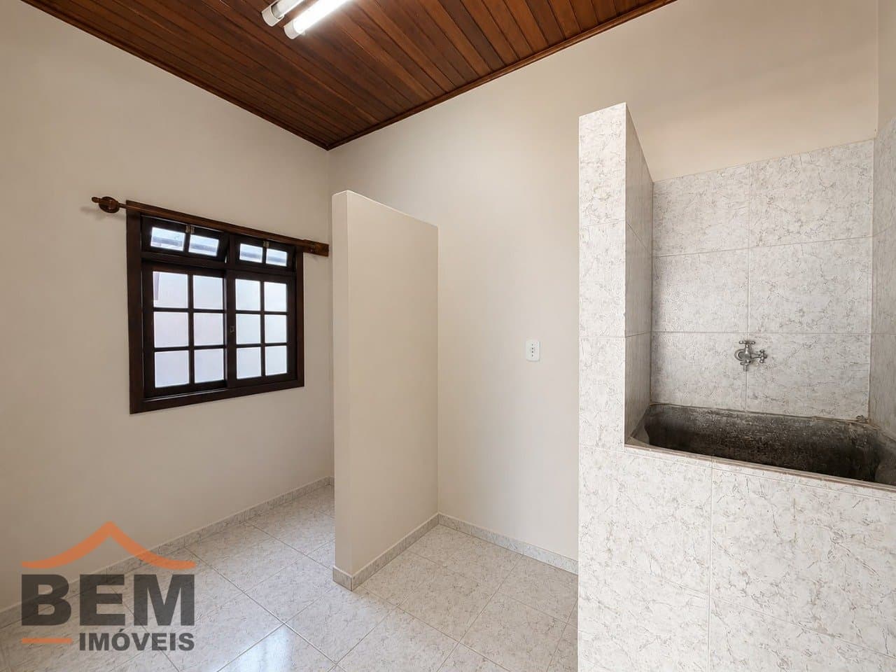 Casa à venda com 04 dormitórios sendo 01 suíte no bairro São João em Itajaí - SC