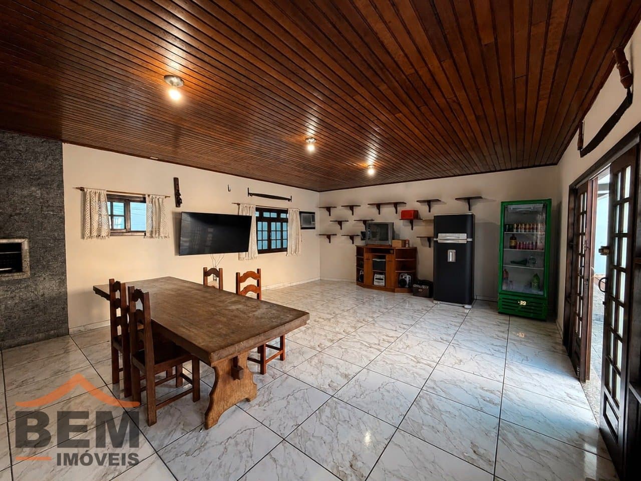 Casa à venda com 04 dormitórios sendo 01 suíte no bairro São João em Itajaí - SC