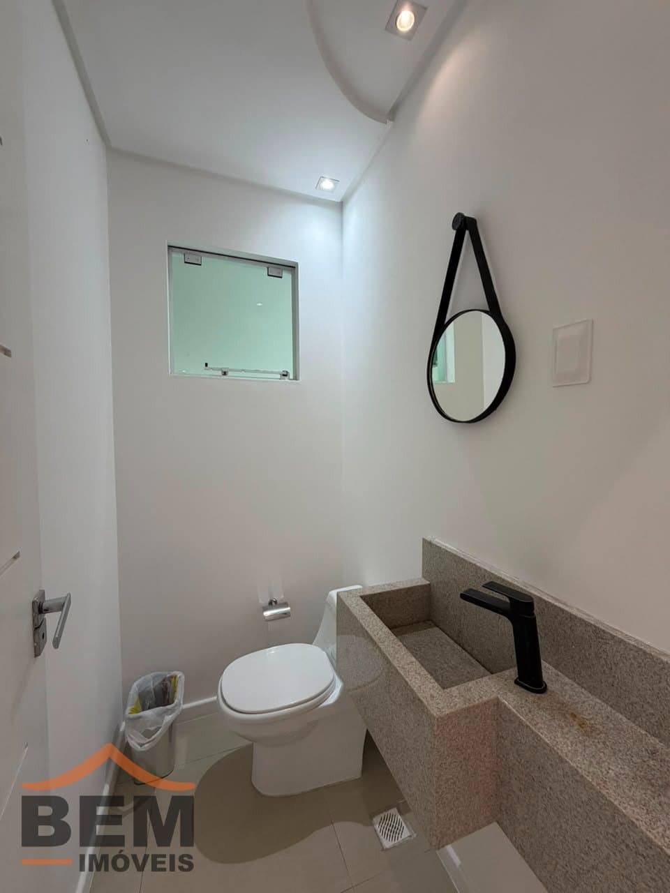 Casa Triplex à venda com 03 suítes na Praia dos Amores em Balneário Camoboriú - SC