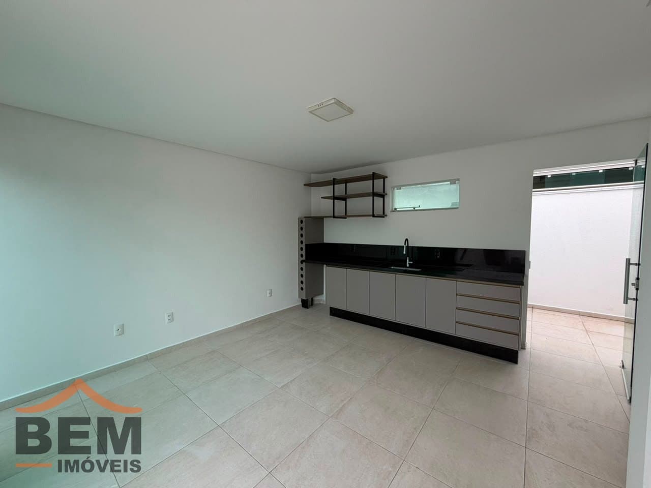 Casa Triplex à venda com 03 suítes na Praia dos Amores em Balneário Camoboriú - SC