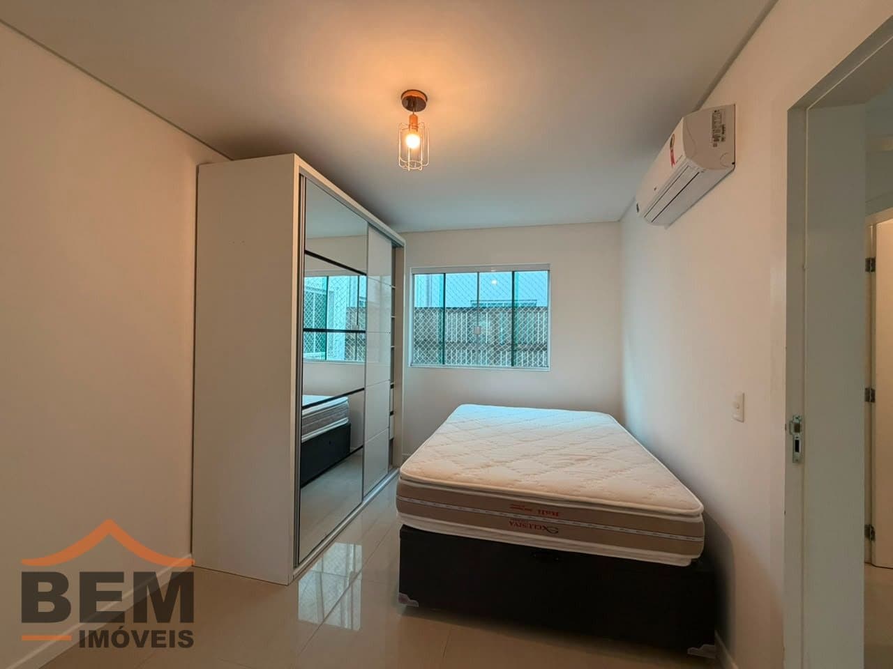 Casa Triplex à venda com 03 suítes na Praia dos Amores em Balneário Camoboriú - SC