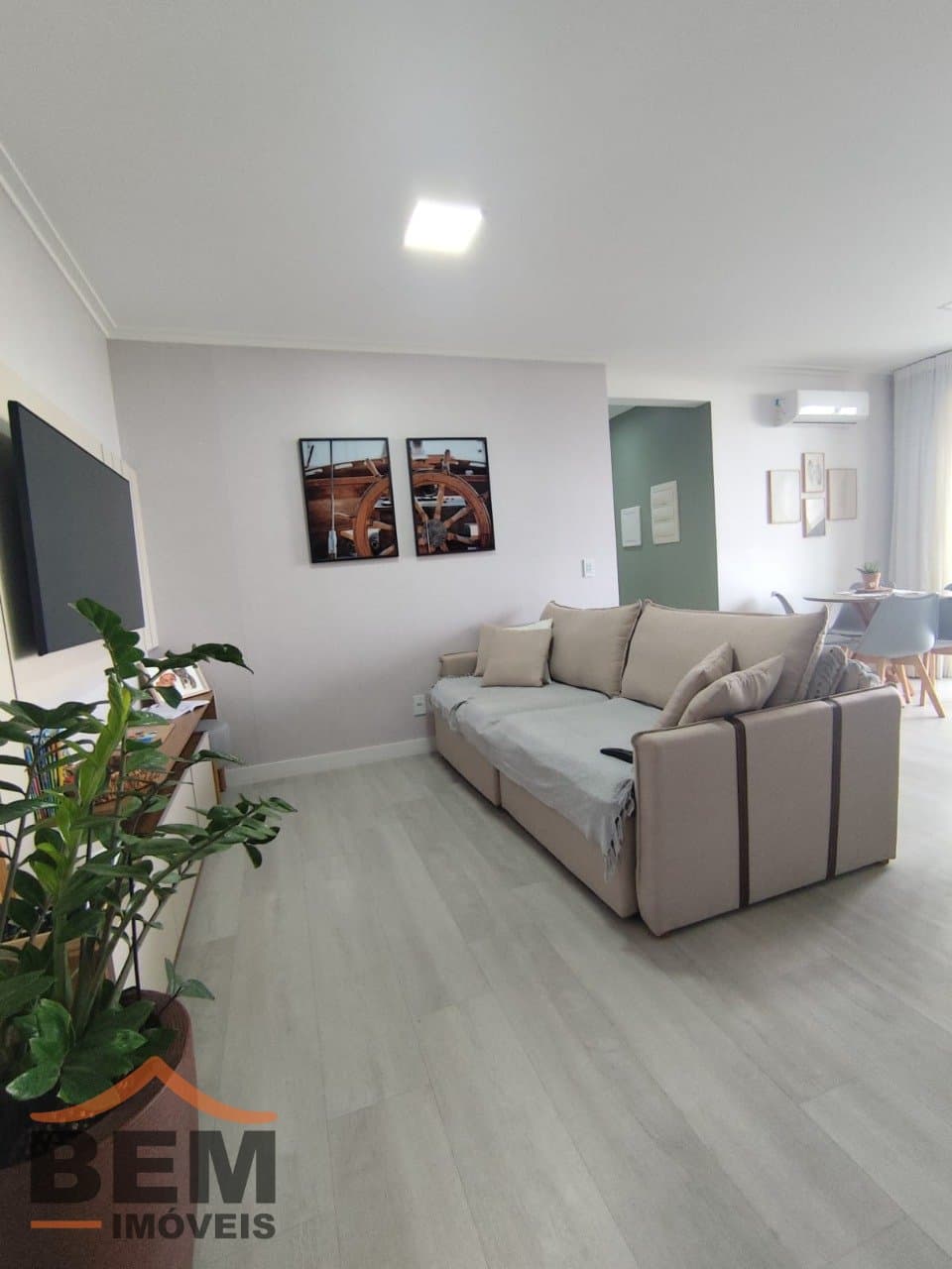 Apartamento à venda com 03 dormitórios sendo 01 suíte no bairro São Vicente en Itajaí - SC