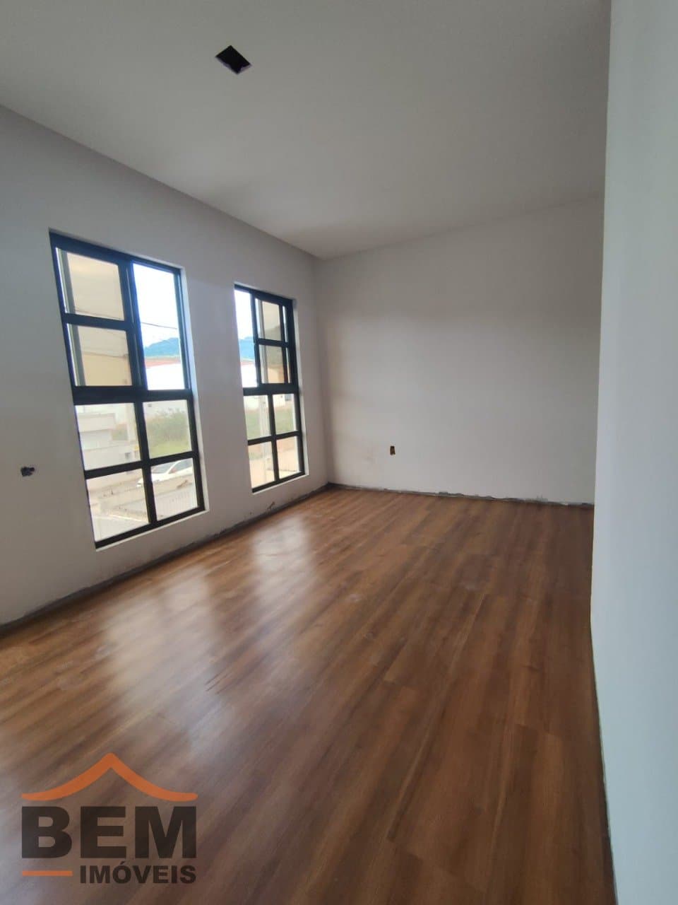 Casa à venda com 02 Suítes no bairro Rio do Meio em Itajaí - SC