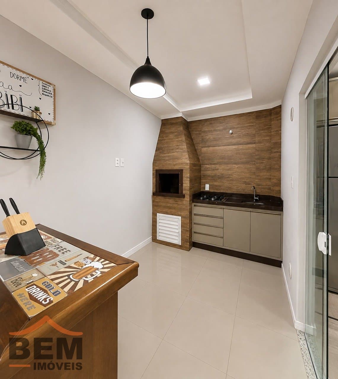 Casa Triplex à venda com 03 dormitórios no bairro Dom Bosco em Itajaí - SC