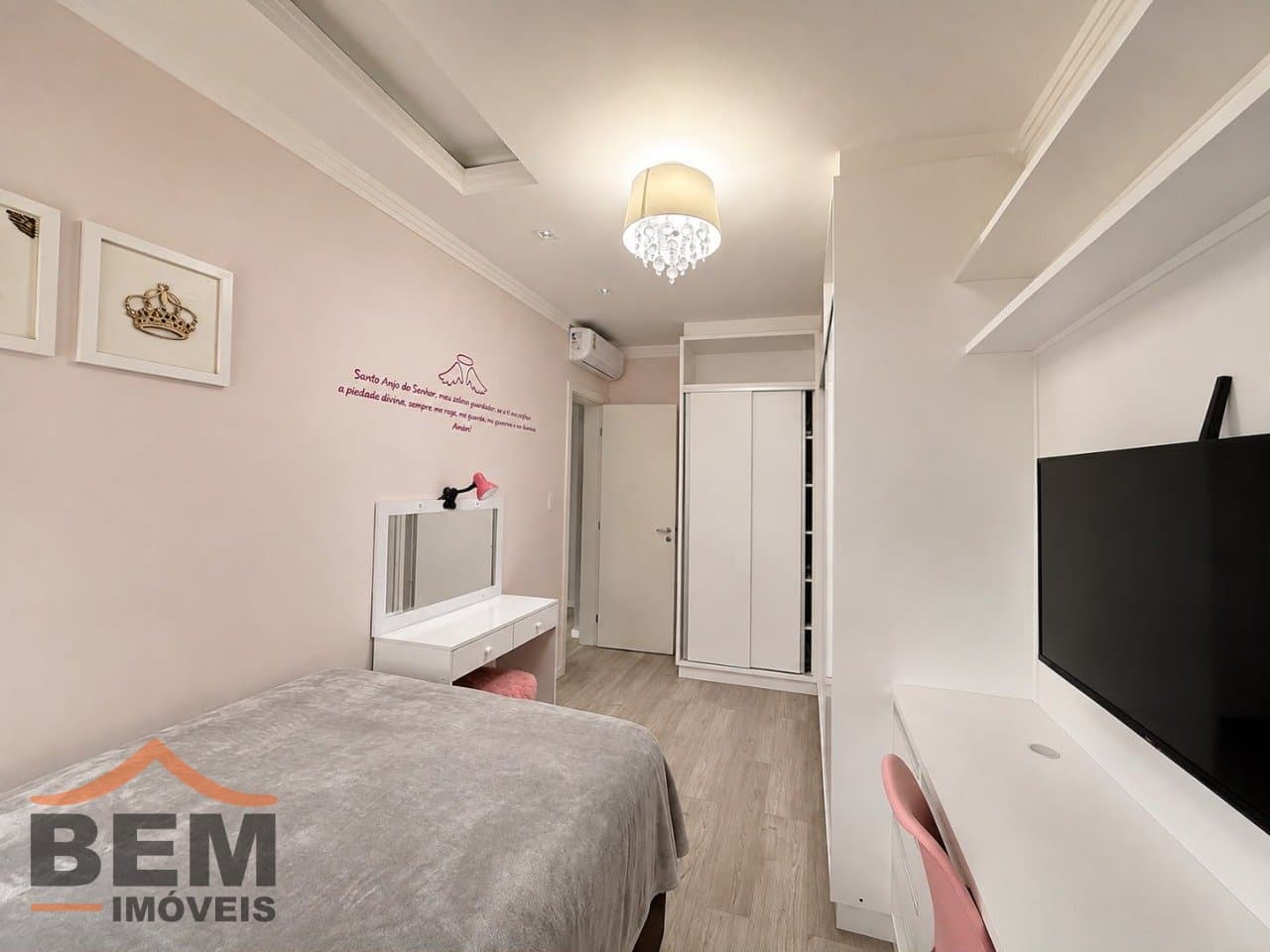 Casa Triplex à venda com 03 dormitórios no bairro Dom Bosco em Itajaí - SC