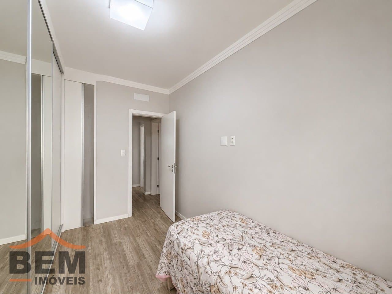 Casa Triplex à venda com 03 dormitórios no bairro Dom Bosco em Itajaí - SC