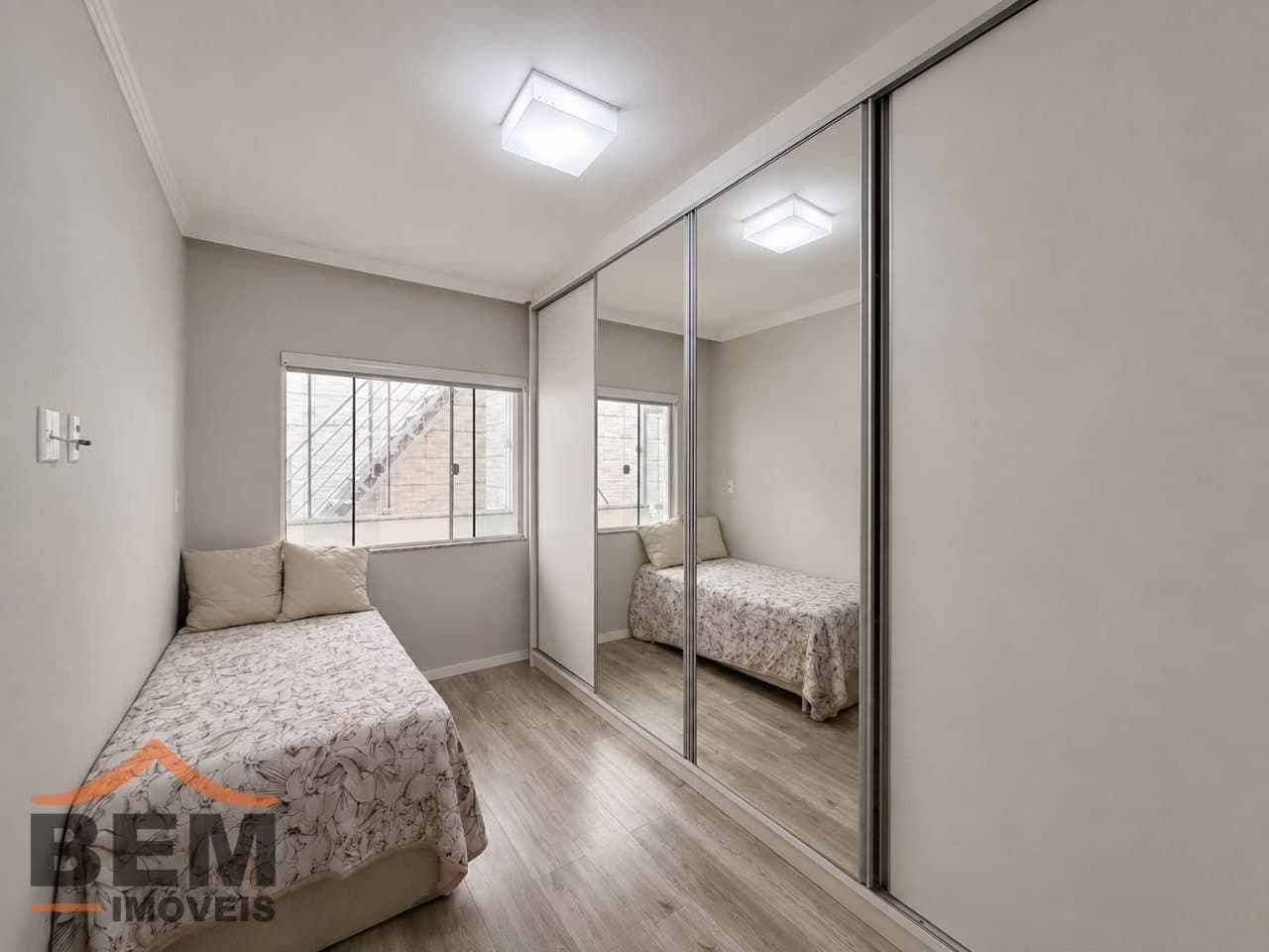 Casa Triplex à venda com 03 dormitórios no bairro Dom Bosco em Itajaí - SC