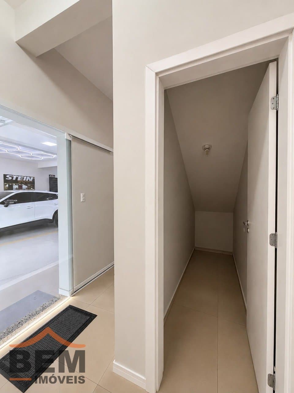 Casa Triplex à venda com 03 dormitórios no bairro Dom Bosco em Itajaí - SC