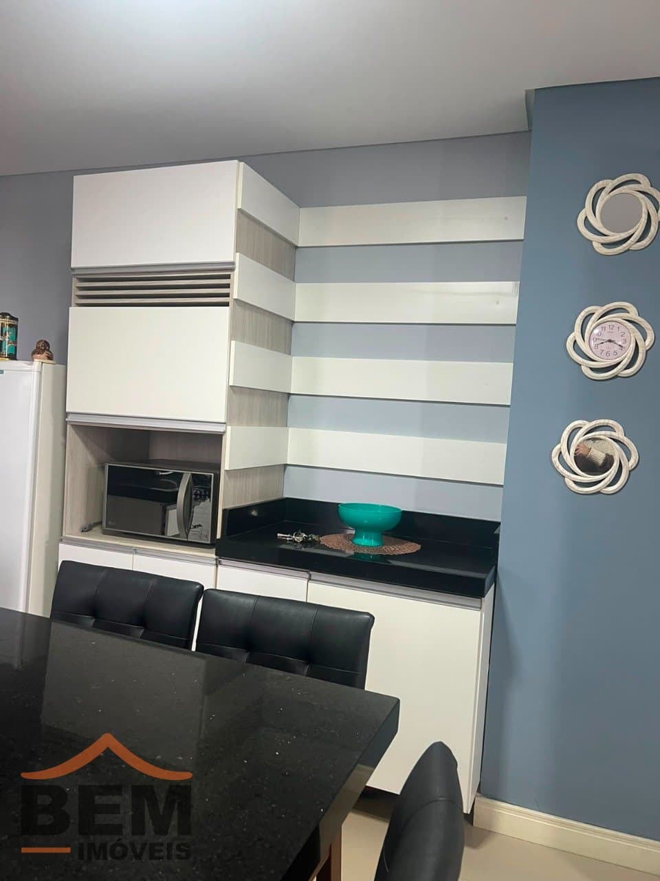 Apartamento à venda com 03 dormitórios no bairro Centro em Navegantes - SC