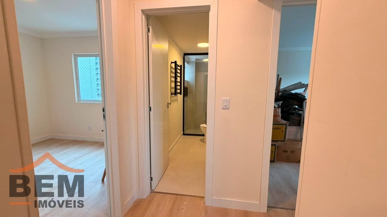 Apartamento à venda com 03 dormitórios no bairro Praia Brava em Itajaí - SC