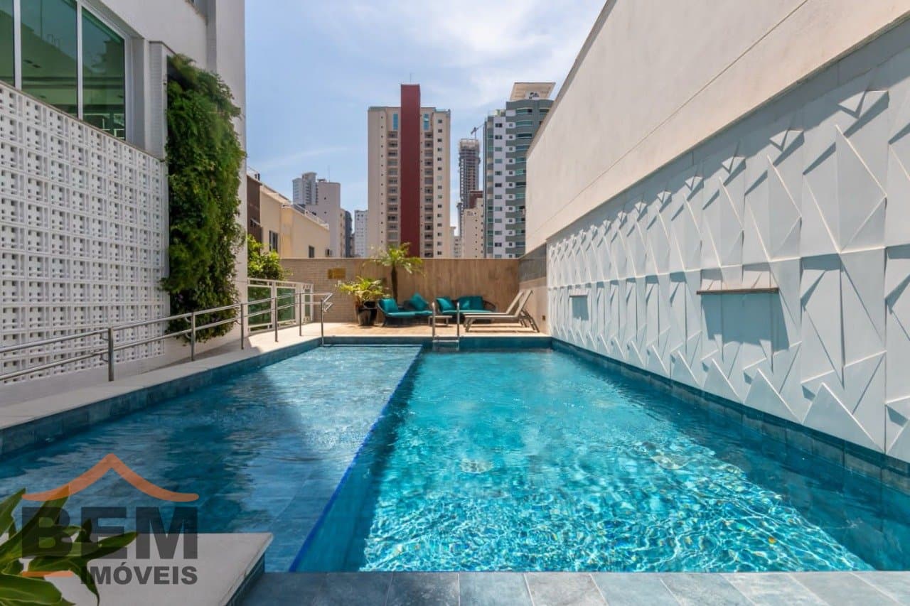 Apartamento à venda com 04 dormitórios , sendo 02 suítes, no centro de Balneário Camboriú/SC