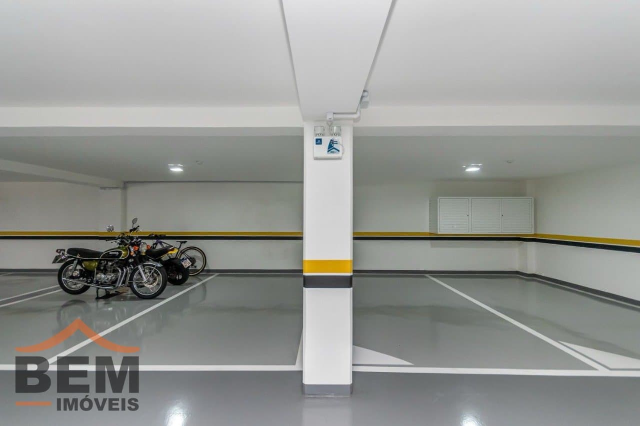 Apartamento à venda com 04 dormitórios , sendo 02 suítes, no centro de Balneário Camboriú/SC