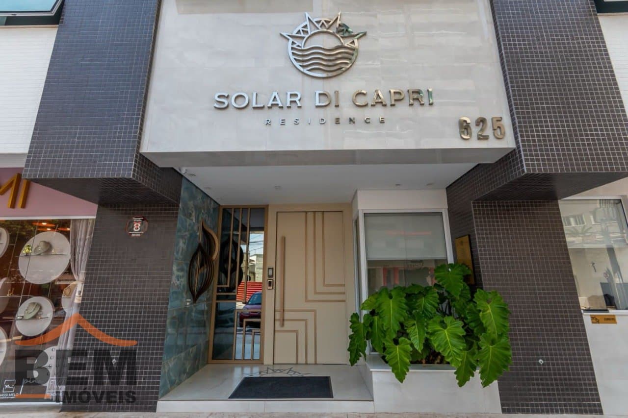 Apartamento à venda com 04 dormitórios , sendo 02 suítes, no centro de Balneário Camboriú/SC
