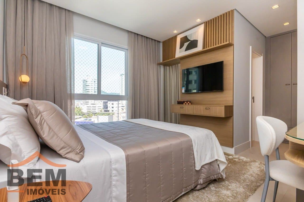 Apartamento à venda com 04 dormitórios , sendo 02 suítes, no centro de Balneário Camboriú/SC