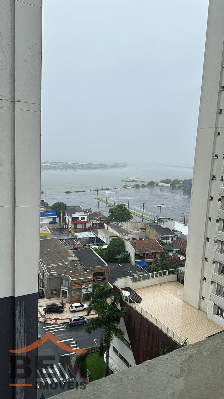 Apartamento à venda com 03 dormitórios sendo 01 suíte, no centro - Itajaí/SC