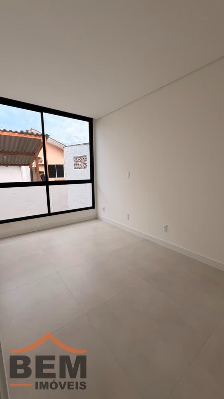 Casa à venda com 3 dormitórios sendo 1 suíte no bairro Fazenda em Itajaí - SC